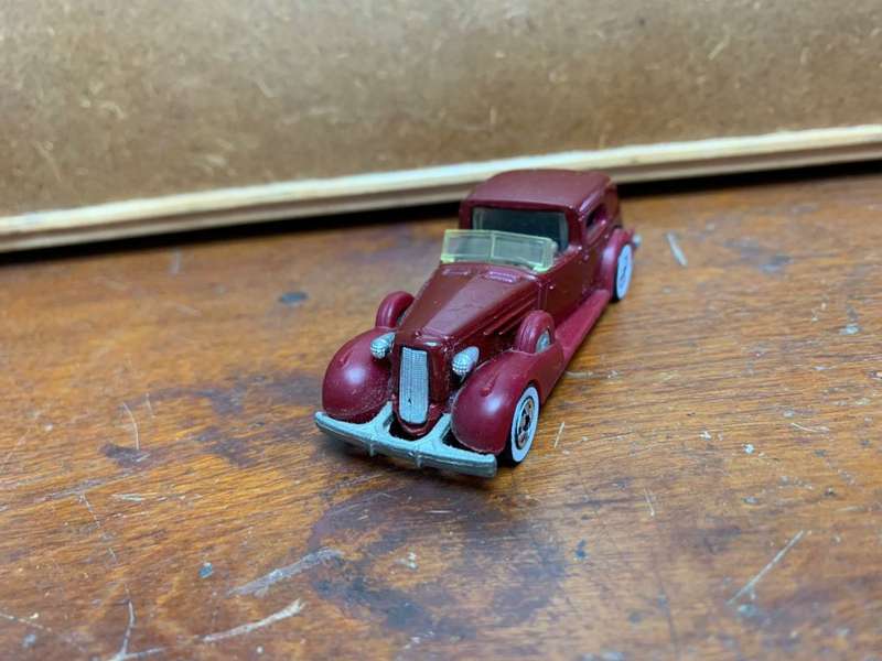 *R1 Auction* Vintage 1981 Hot Wheels 1935 Classic Caddy Maroon Die Cast Metal Automobile Car