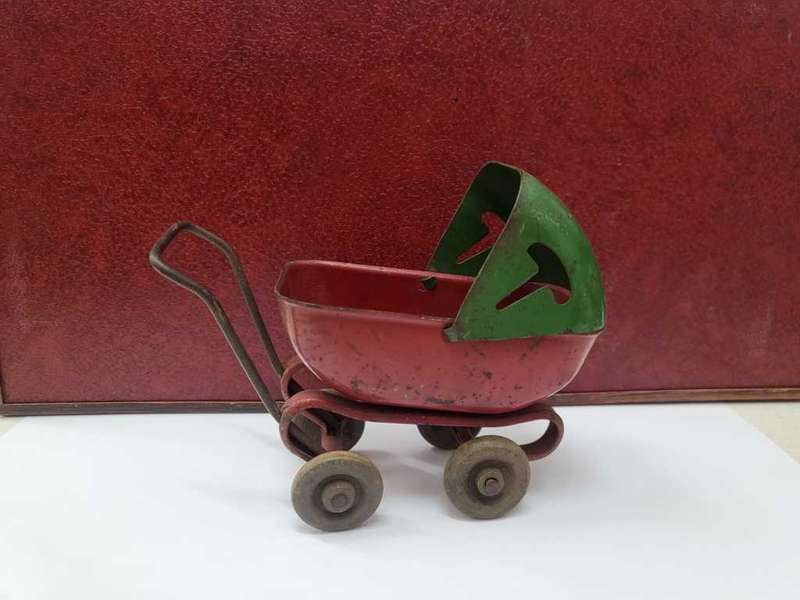 Vintage 1930 s Toy Red/Green Wyandotte Metal Baby Carriage/Stroller