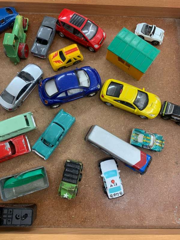 *R1 Auction* Assorted Toy Cars Batch1
