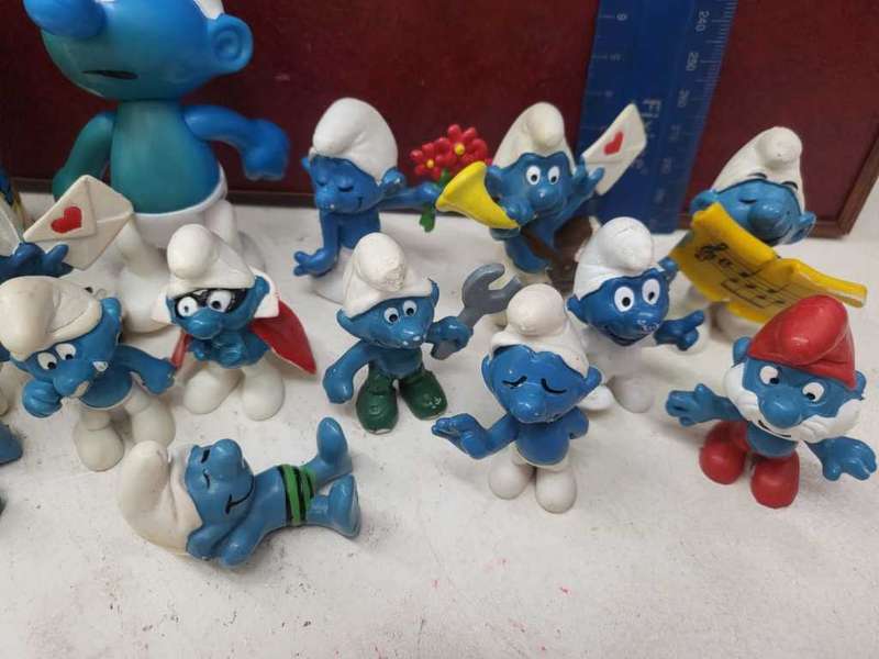 *Auction* Smurf Toys Batch