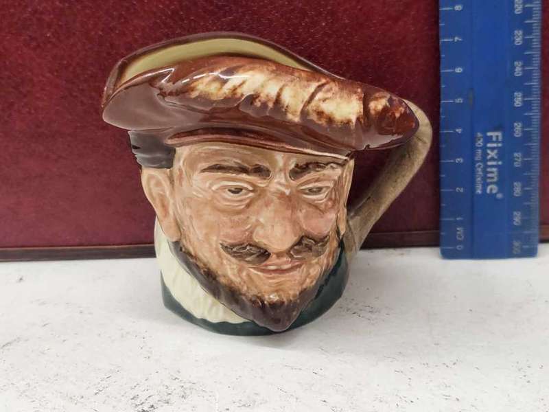 Royal Doulton Toby `Drake` Cup