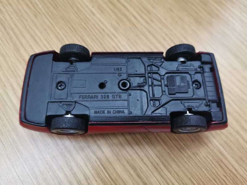 Ferrari 328 GTB 1/43-made in China