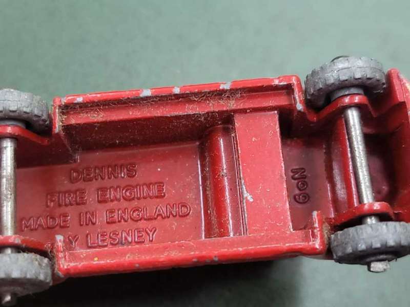*R1 Auction* Lesney Matchbox Dennis Fire Engine 9B