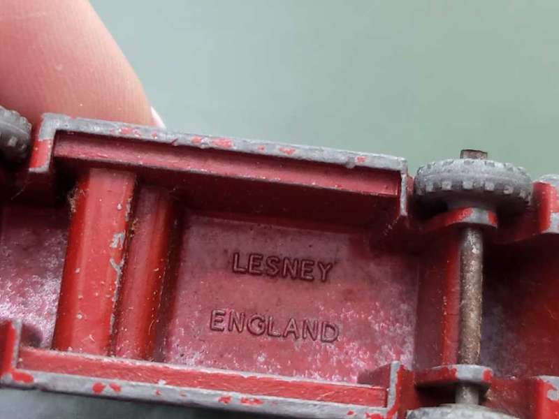 Lesney Matchbox Dennis Fire Engin 9A