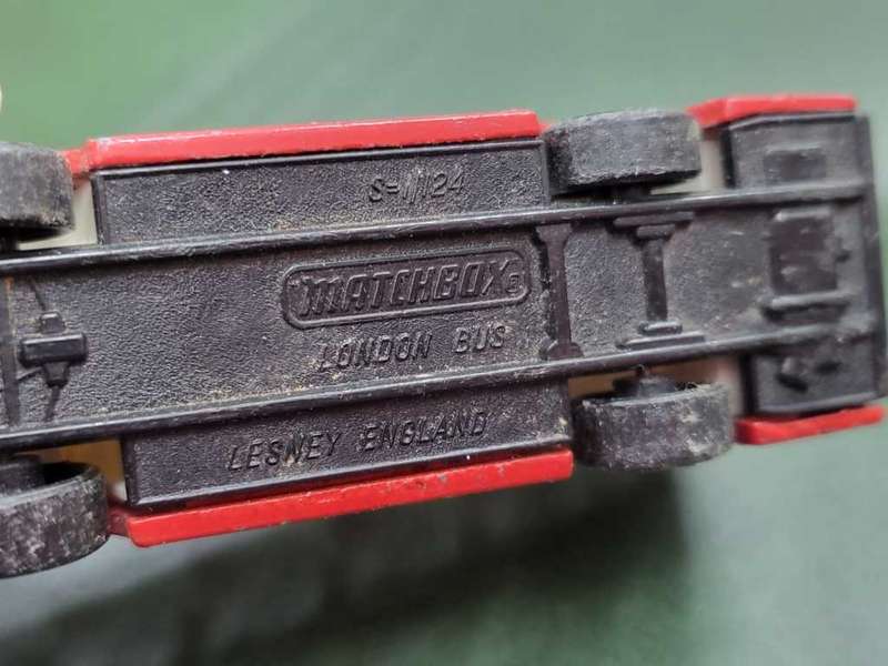 *R1 Auction* Lesney 1981 London Bus & no.5 Matchbox Series Bus
