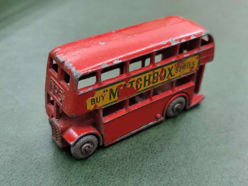 *R1 Auction* Lesney 1981 London Bus & no.5 Matchbox Series Bus