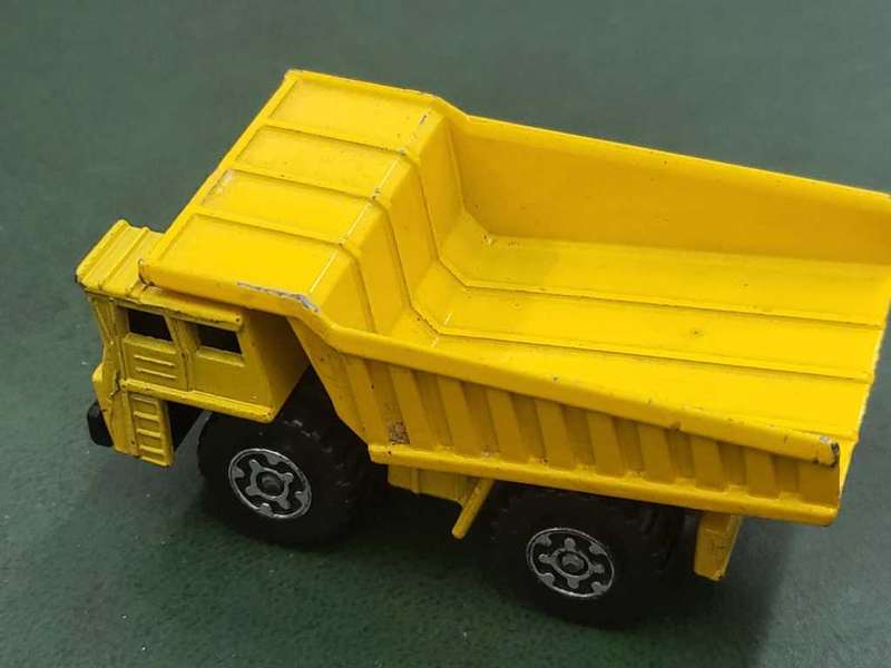 *R1 Auction* Lesney Matchbox no 21 Foden Concrete Truck & no 58 Faun Dump Truck (1976)