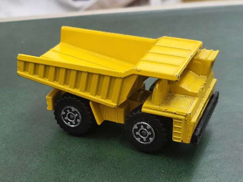 *R1 Auction* Lesney Matchbox no 21 Foden Concrete Truck & no 58 Faun Dump Truck (1976)