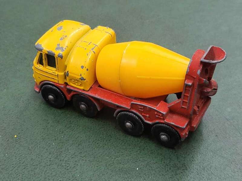 *R1 Auction* Lesney Matchbox no 21 Foden Concrete Truck & no 58 Faun Dump Truck (1976)