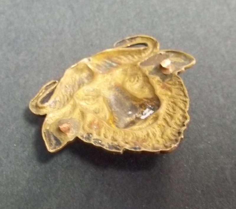 **R1 Auction** SA Kaffrarian Rifles Badge