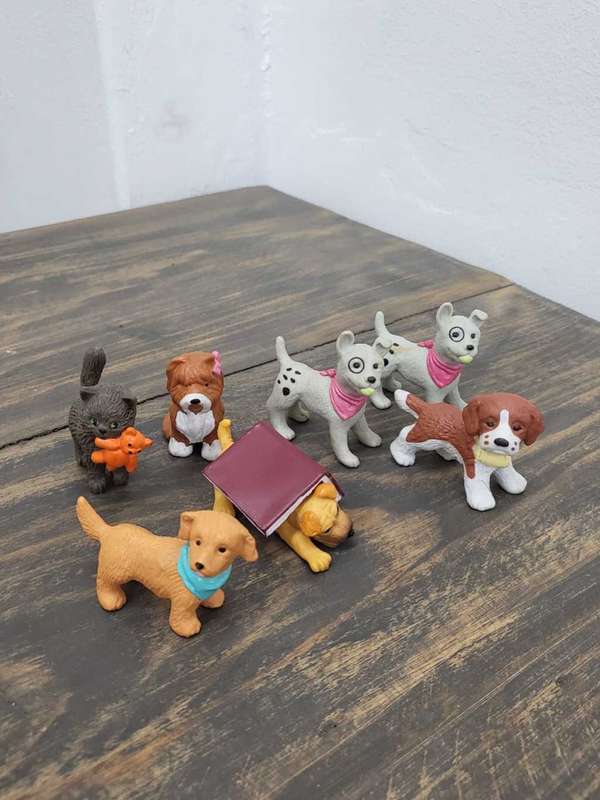 **R1 Auction**  Vintage 1994-95 Puppy in my Pocket M.E.G. -PVC Toy Figures x7
