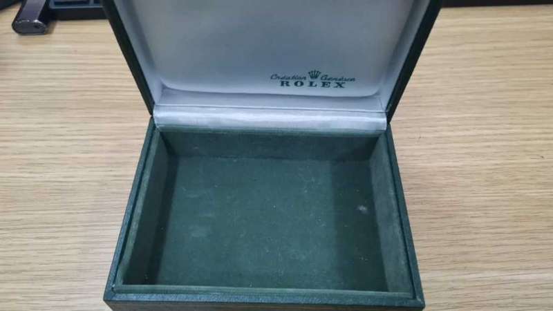 **R1 Auction** Rolex Watch Box