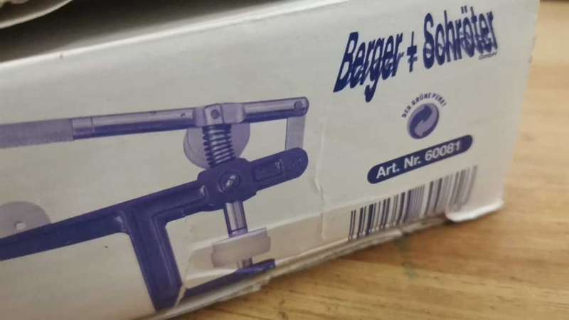 Berger+Schroter: Watch Glass and Base Insertion Clamp