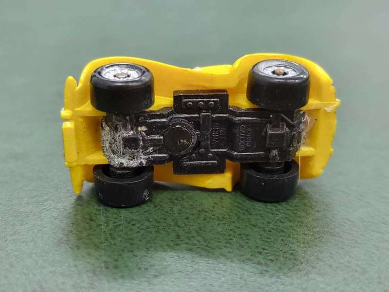 Galoob: Mini 1986 MG TF convertible in yellow