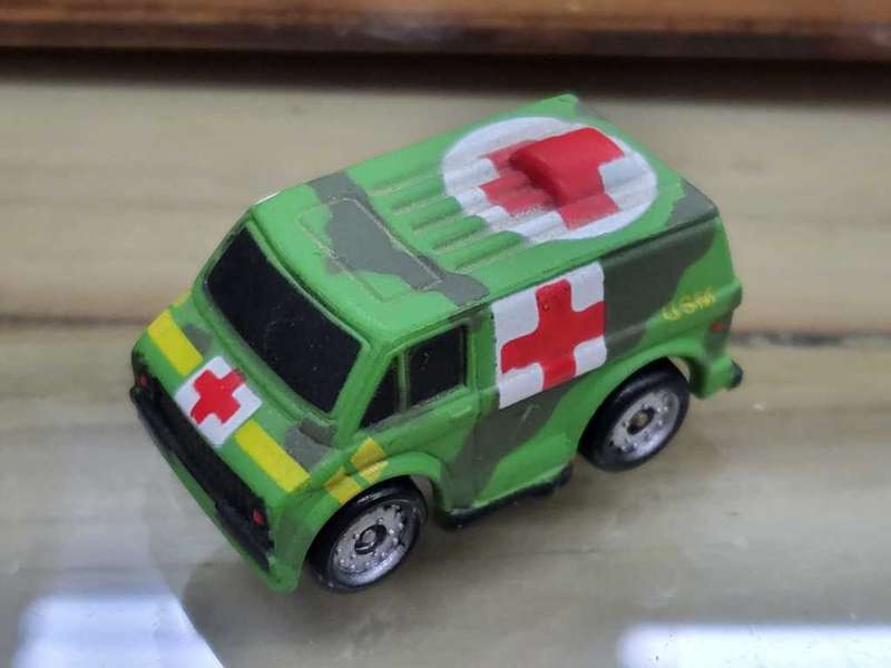 Galoob: Mini 1970s chevy Van USM Ambulance