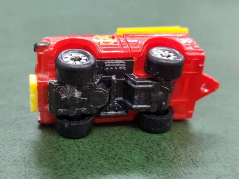 Galoob: Mini Datsun rescue pick up truck in red