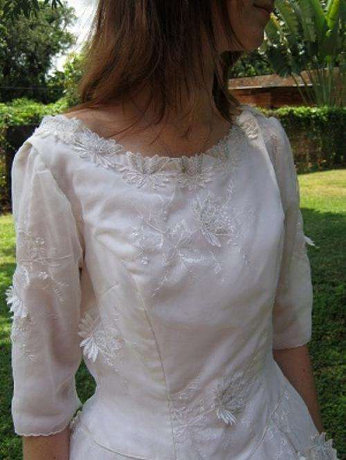 White size 32 wedding dress - price reduced to almost a giveaway