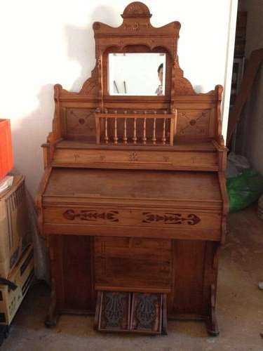 Chicago Cottage Organ (Reed Foot Pump)