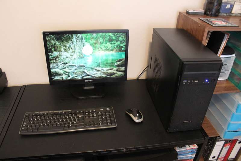 Black Friday! Full Office/Gaming PC Setup! (i7 3770, 8GB DDR3, 500GB HDD, 19 Inch Phillips Monitor)