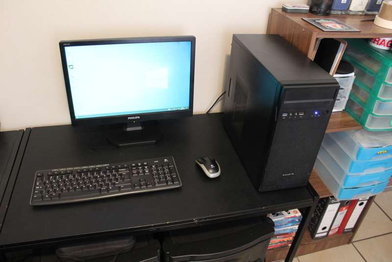 Black Friday! Full Office/Gaming PC Setup! (i7 3770, 8GB DDR3, 500GB HDD, 19 Inch Phillips Monitor)