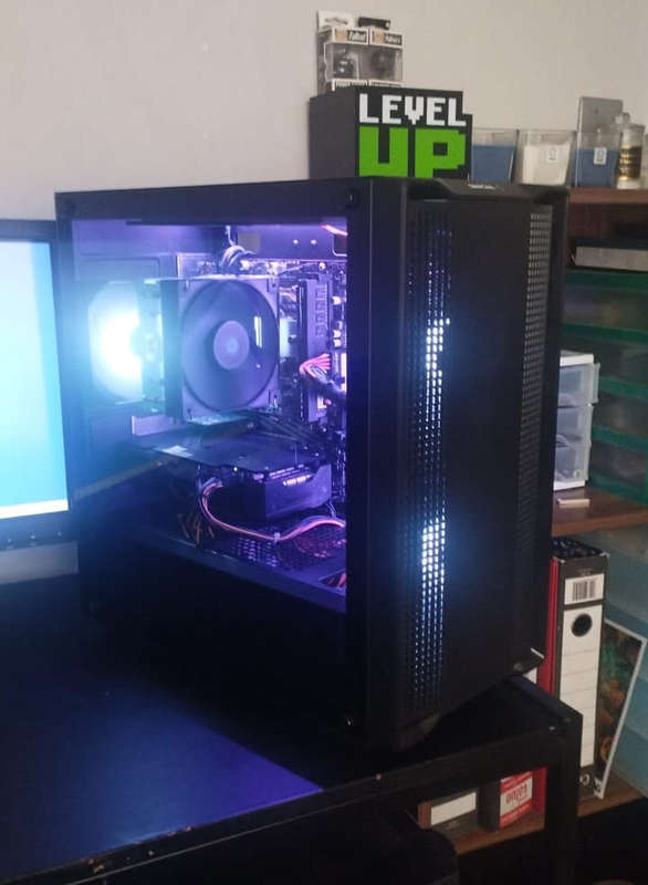 Ryzen 7 3700X, 1660 TI 6GB, 16GB DDR4 3200, 256 NVME SSD, 512 SSD, 2TB HDD, +Extras