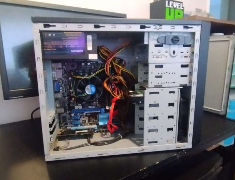Great Office PC (Intel i3 2105, 8GB DDR3, 2TB HDD, Cooler Master Case, 300W Power Supply) For Sale!