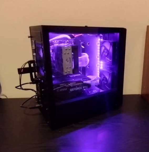 Ryzen 7 3700X, MSI 3070 8GB, 16GB DDR4 3200, 512 NVME SSD, 2TB HDD, +Extras