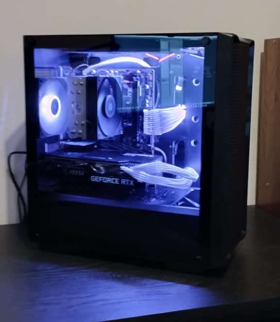 Ryzen 7 3700X, MSI 3070 8GB, 16GB DDR4 3200, 512 NVME SSD, 2TB HDD, +Extras