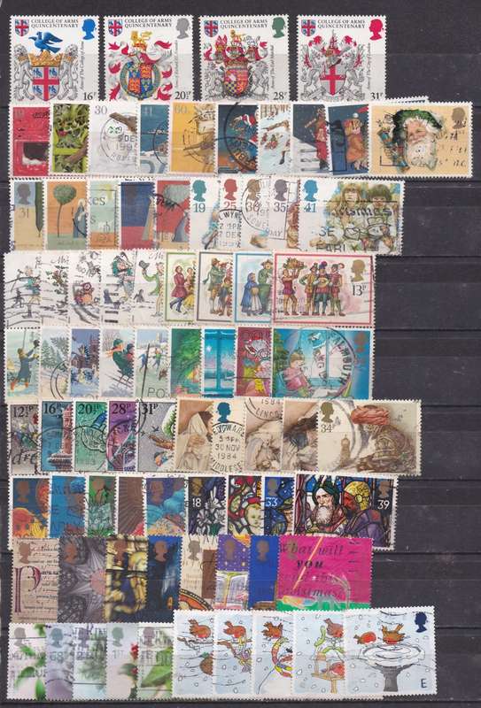 Great Britain bulklot of Christmas stamps from various years. CV +/- R1120 + 1984 coat of arms