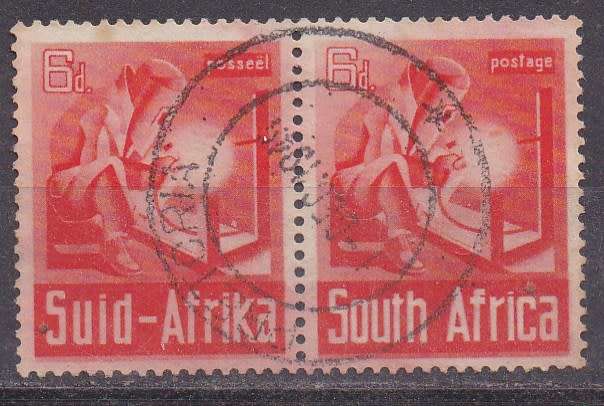 Union of SA 1941-42 large war effort issue 6d pair FU