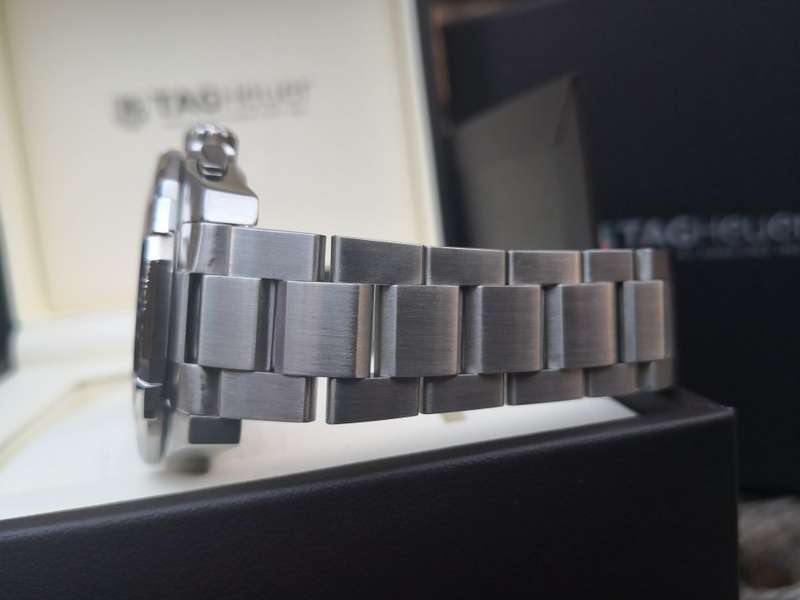 NEW MODEL Tag Heuer AquaRacer Chronograph Quartz 43mm