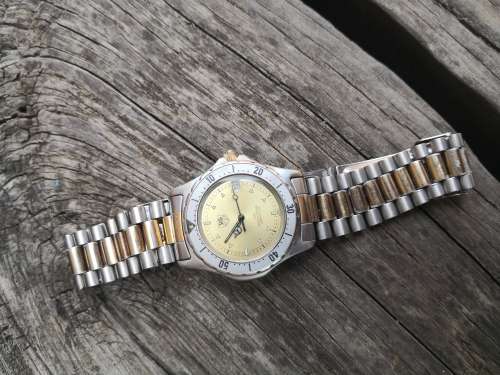 TAG Heuer 2000 series Professional 36mm Quartz