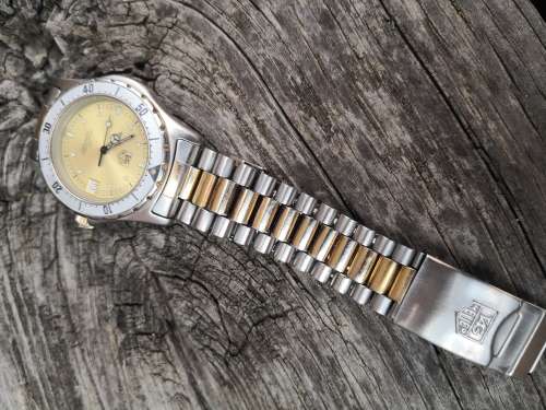 TAG Heuer 2000 series Professional 36mm Quartz