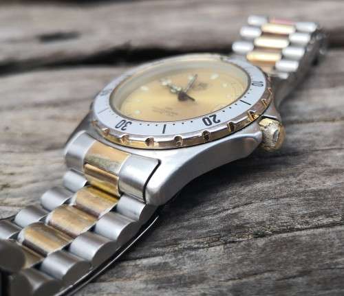 TAG Heuer 2000 series Professional 36mm Quartz