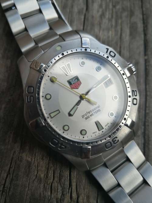 **R1 START**NO RESERVE** TAG Heuer AquaRacer 300 Prof Quartz 38mm