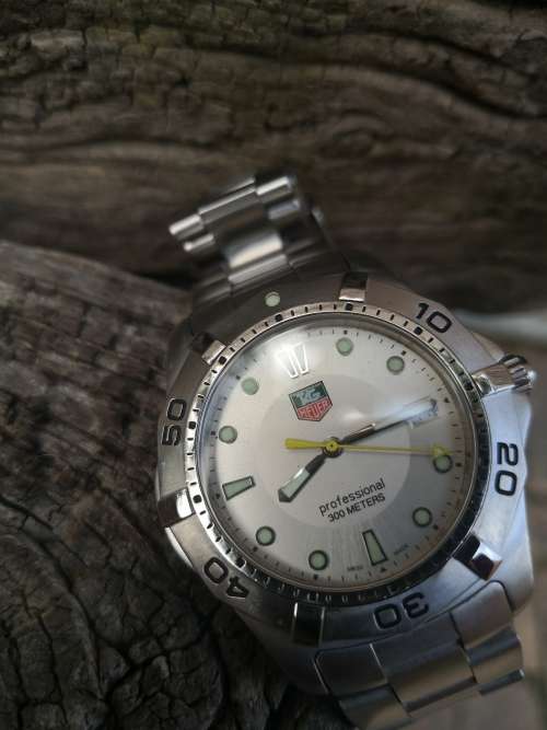 **R1 START**NO RESERVE** TAG Heuer AquaRacer 300 Prof Quartz 38mm