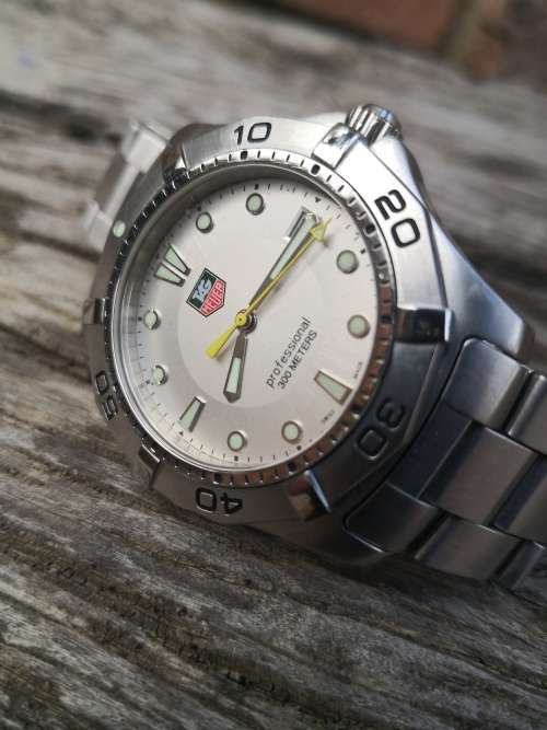 **R1 START**NO RESERVE** TAG Heuer AquaRacer 300 Prof Quartz 38mm