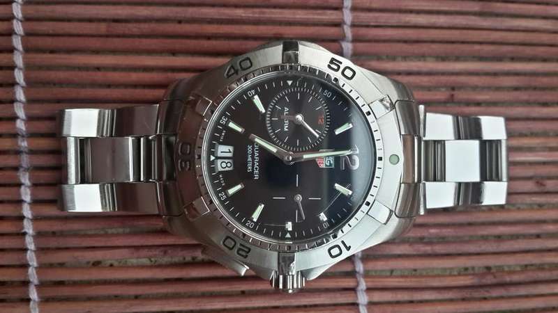 ORIGINAL TAG Heuer **AQUARACER ALARM** WAF111Z - EXCELLENT Cond - MENS Black Dial no box & papers