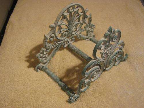 Cast Iron Wall Mounted Hosepipe Bracket