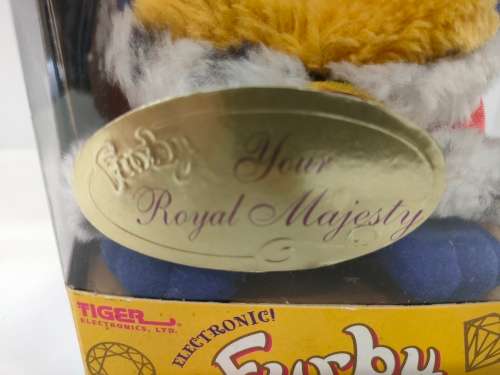 Furby - Your Royal Majesty 2000 Special Limited Edition (Purple Eyes)