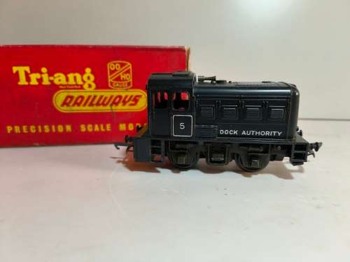Vintage (Rare) Tri-ang R.253 Diesel Dock Authority Locomotive (Black)