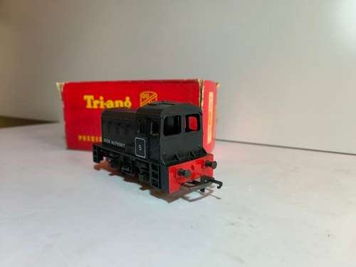 Vintage (Rare) Tri-ang R.253 Diesel Dock Authority Locomotive (Black)