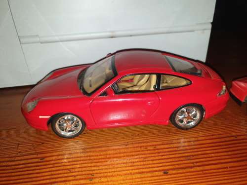Red Porsche Carrera 911 1/18 Die cast