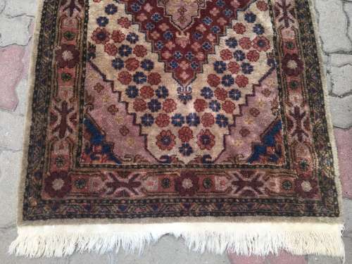 VINTAGE SAROUK PERSIAN CARPET
