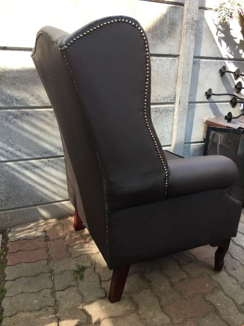 STUNNING LEATHERETTE WINGBACK CHAIRS bid/chair to take both