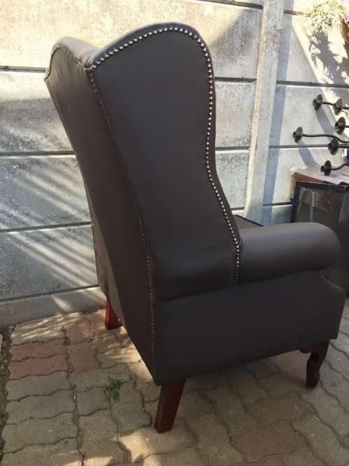 STUNNING LEATHERETTE WINGBACK CHAIRS bid/chair to take both