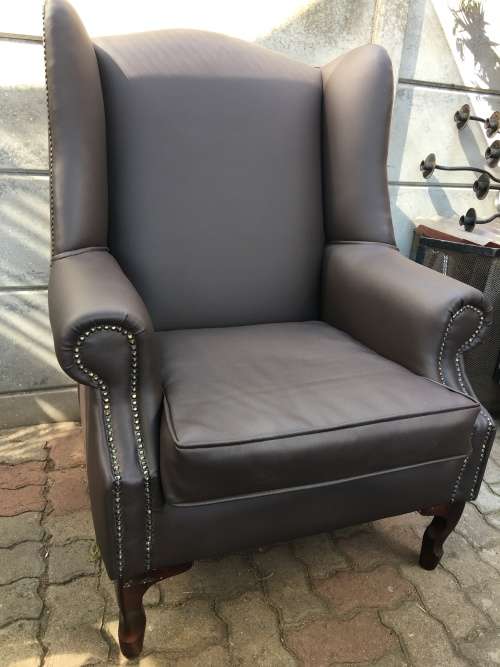 STUNNING LEATHERETTE WINGBACK CHAIRS bid/chair to take both