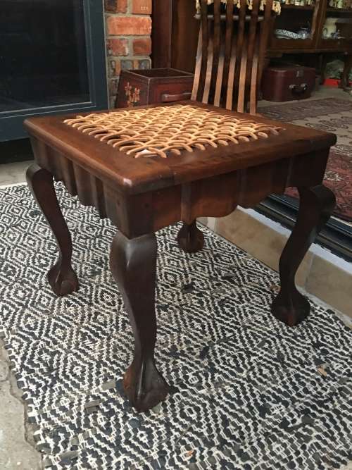 STUNNING REFURBISHED RIEMPIE STOOL
