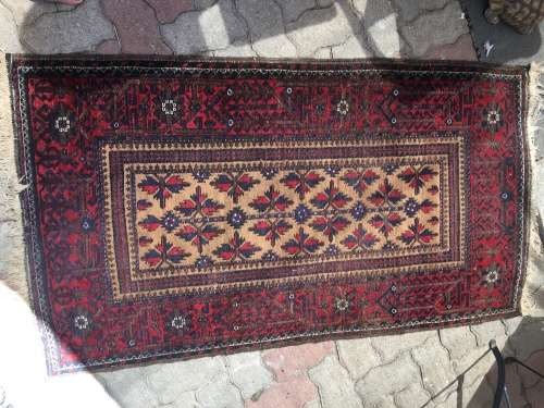 WOW !!! STUNNING PERSIAN CARPET