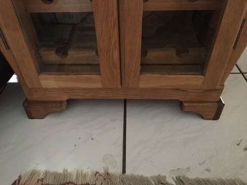 A STUNNING SOLID OAK WINE / DRINKS CABINET